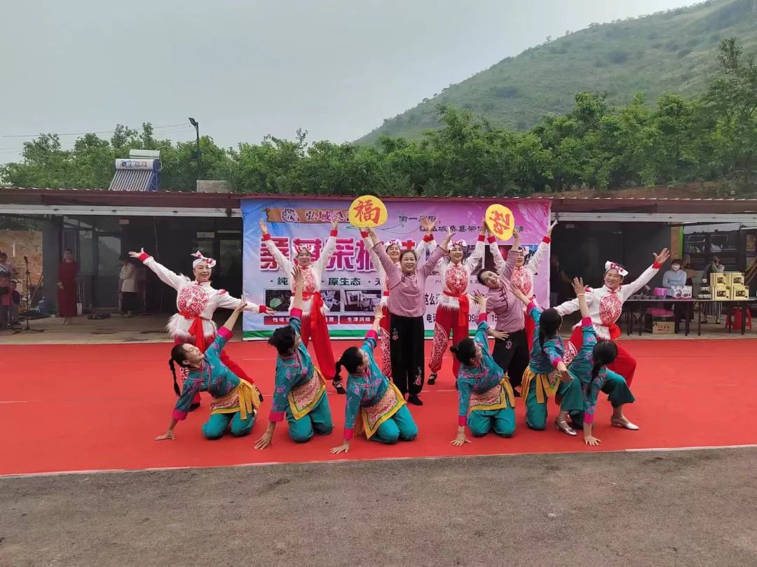 采摘节1.jpg 采摘节1.jpg